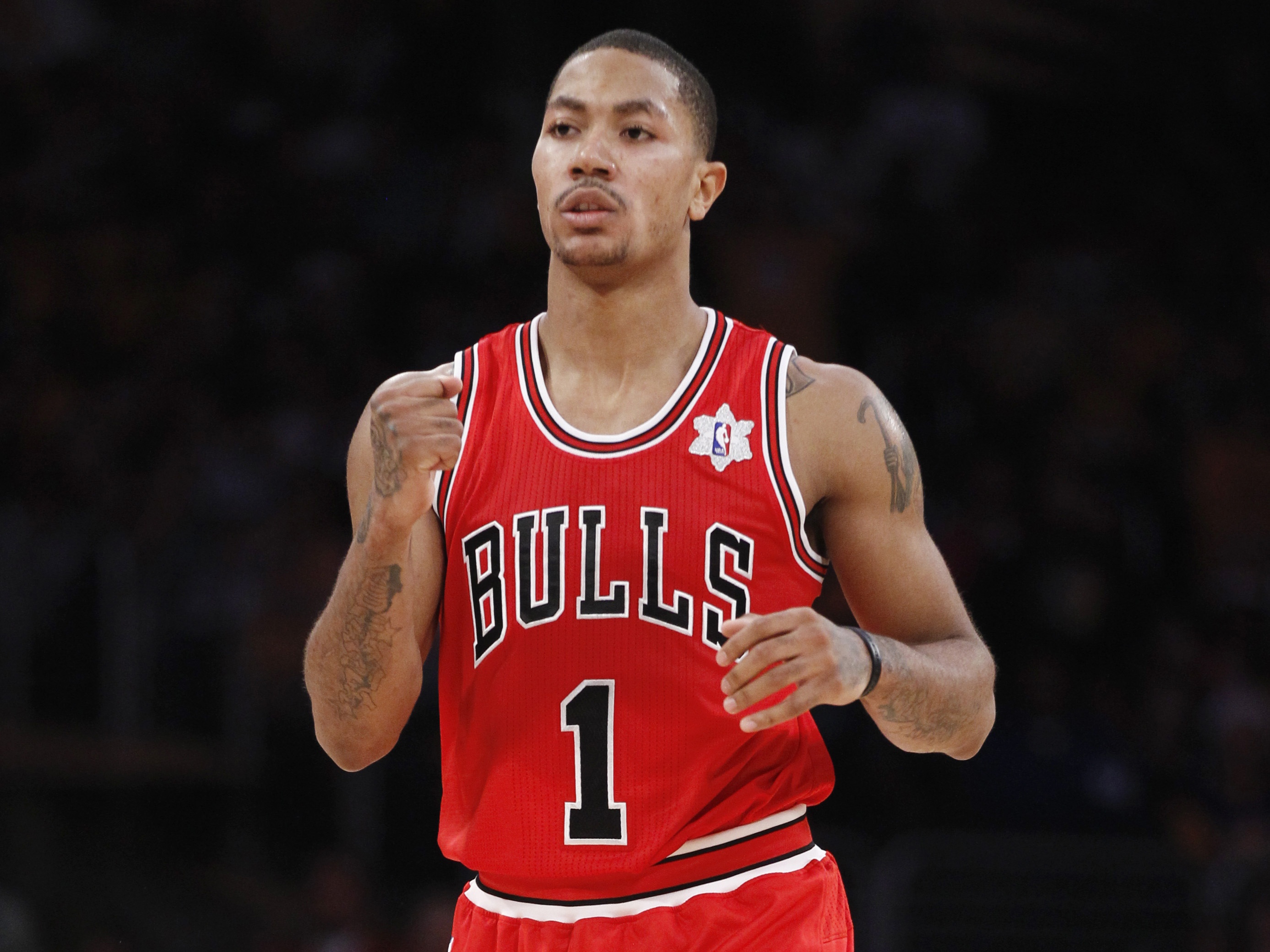 B体育官方-I love you Rose！公牛传奇1号球衣退役 遗憾未见过他的真正巅峰